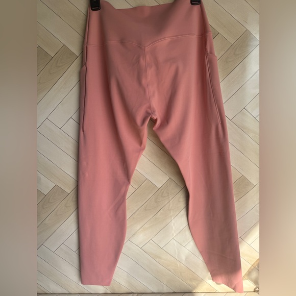 Nike women’s universa size large - Picture 6 of 7